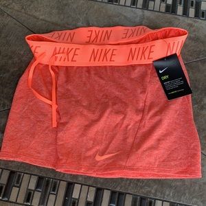 NIKE TRAINING SHORTS